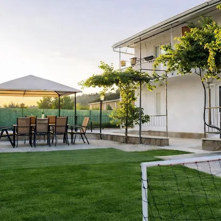 Vila Dino By Guide
